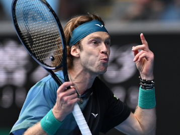 与锋线球员 与锋线球员