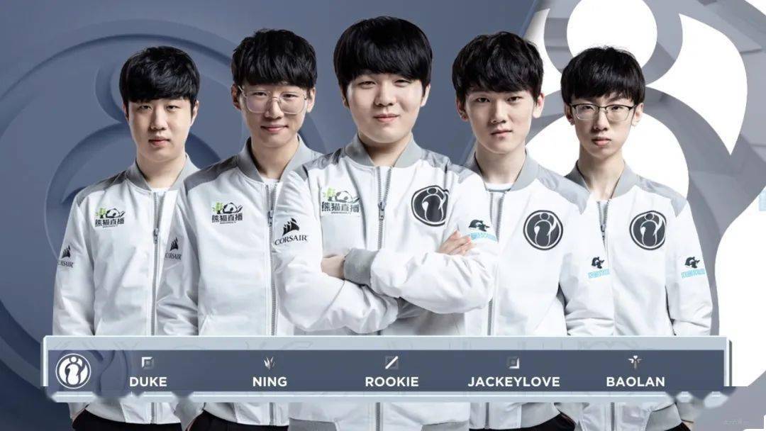 18岁10天！马斯坦托诺是2005年后，代表皇马西甲首发最年轻的球员